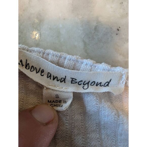 Above and Beyond Shirt Top Blouse Women's Small Half Sleeve Cream - Picture 7 of 8